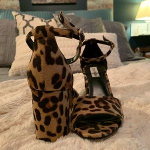 Steve Madden Leopard Print heels